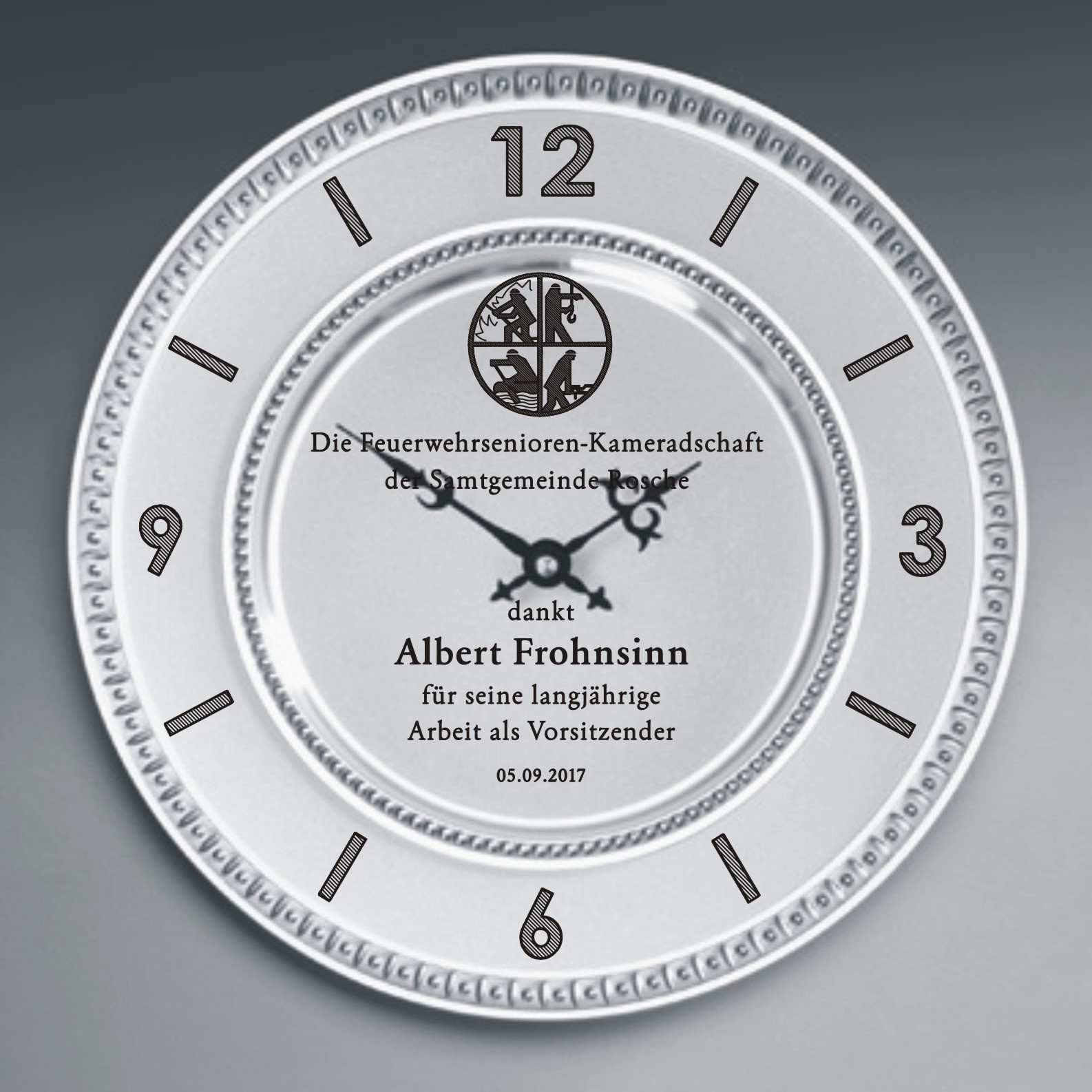 Zinn Uhr mit Gravur FF Jubiläum