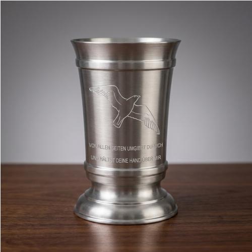 Becher mit Gravur Möwe